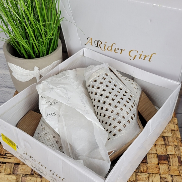 A Rider Girl metallic booties 6.5 - Picture 10 of 12